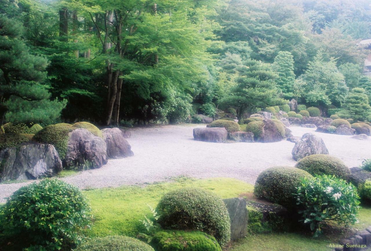 Yoshida *